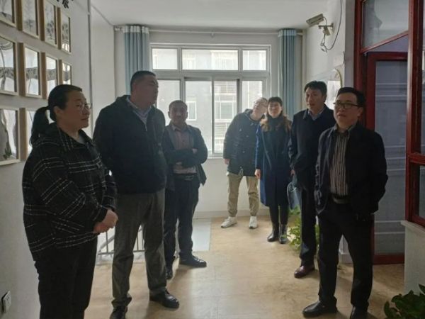 東平縣人大常務副主任王金艷到東平一滕醫(yī)藥公司調研